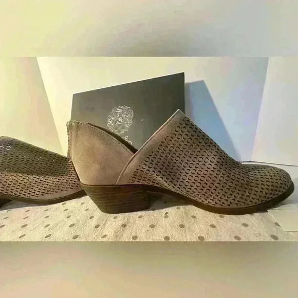 NWT Vince Camuto Booties - Picture 5 of 12